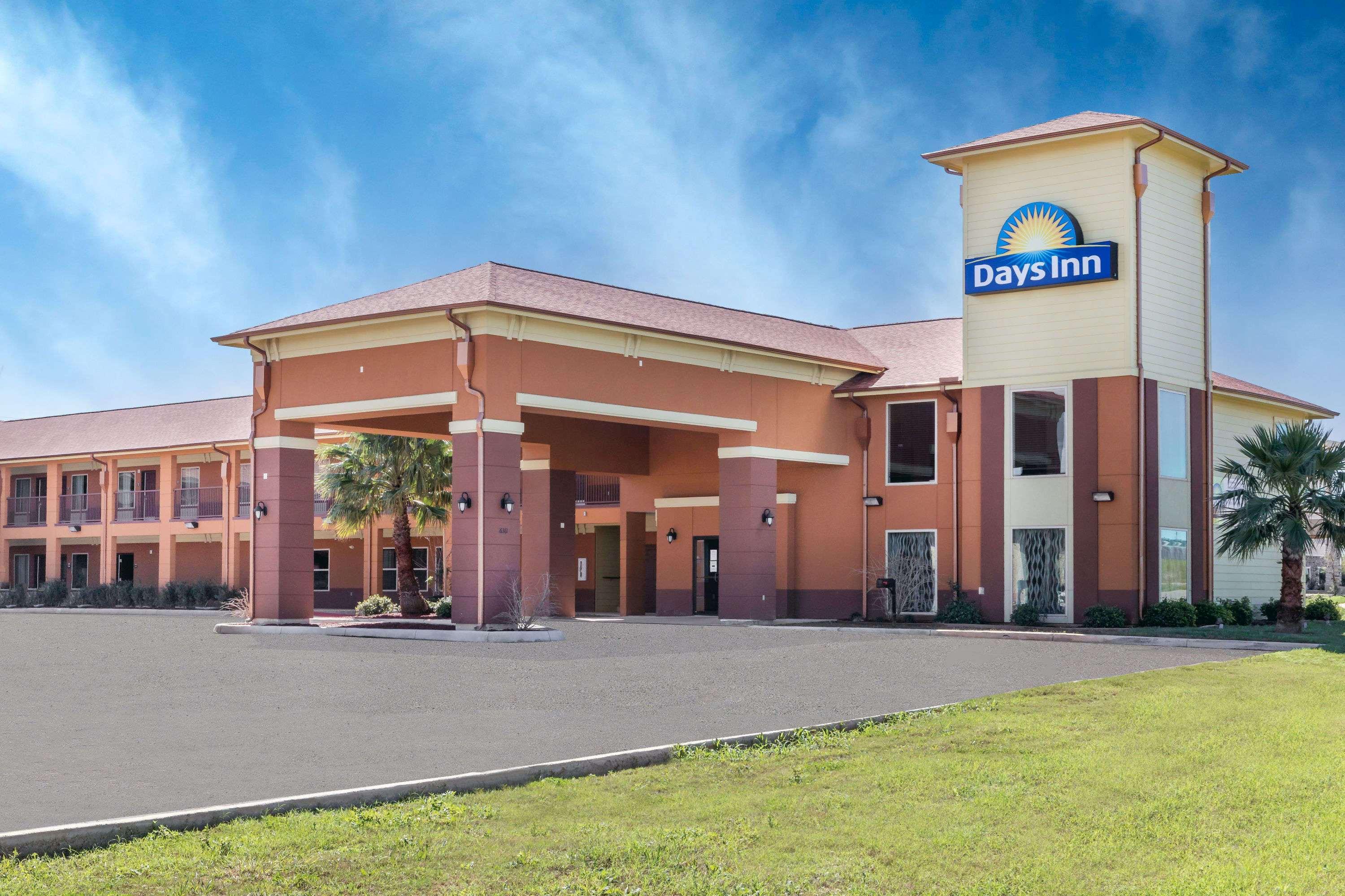 Days Inn By Wyndham Dilley Eksteriør billede
